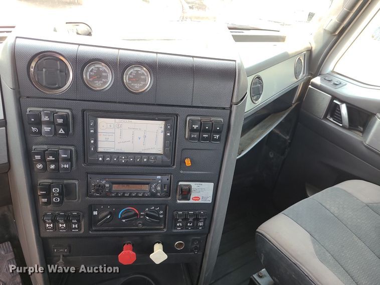 image for item BR9779 2013 Caterpillar CT660  semi truck