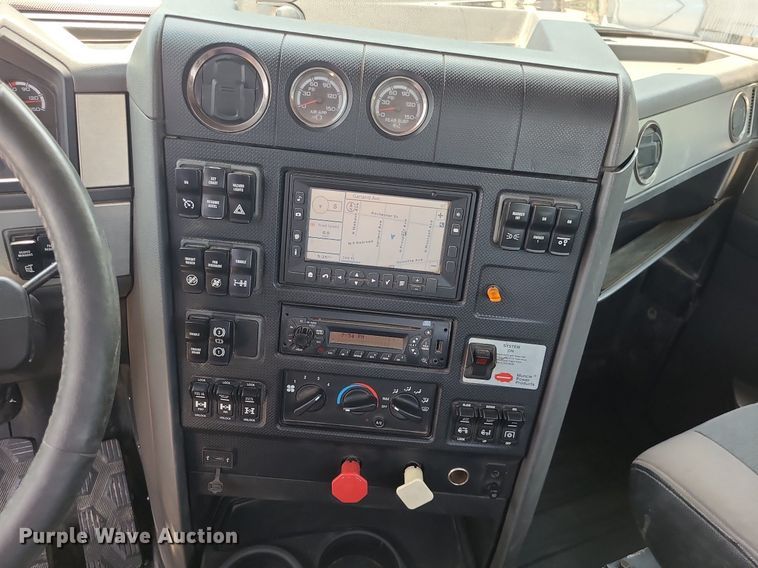 image for item BR9779 2013 Caterpillar CT660  semi truck