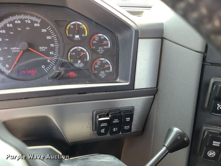 image for item BR9779 2013 Caterpillar CT660  semi truck