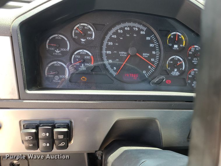 image for item BR9779 2013 Caterpillar CT660  semi truck