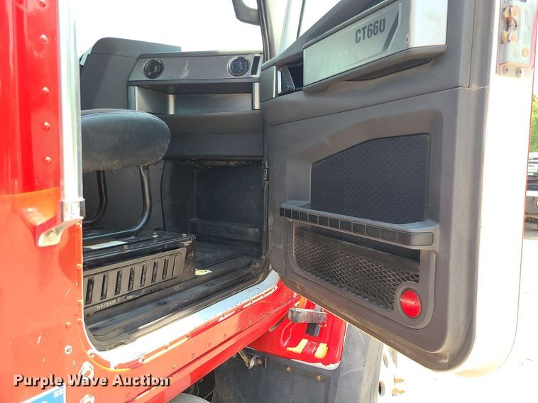 image for item BR9779 2013 Caterpillar CT660  semi truck