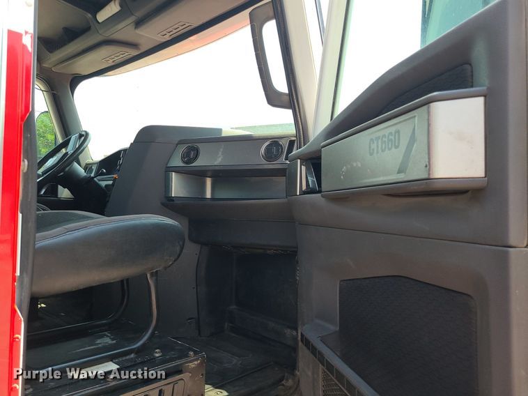 image for item BR9779 2013 Caterpillar CT660  semi truck