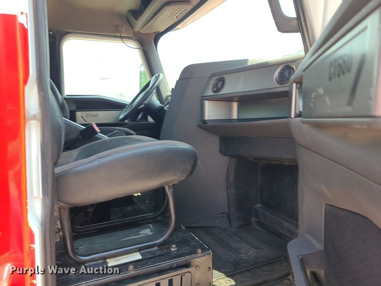 image for item BR9779 2013 Caterpillar CT660  semi truck