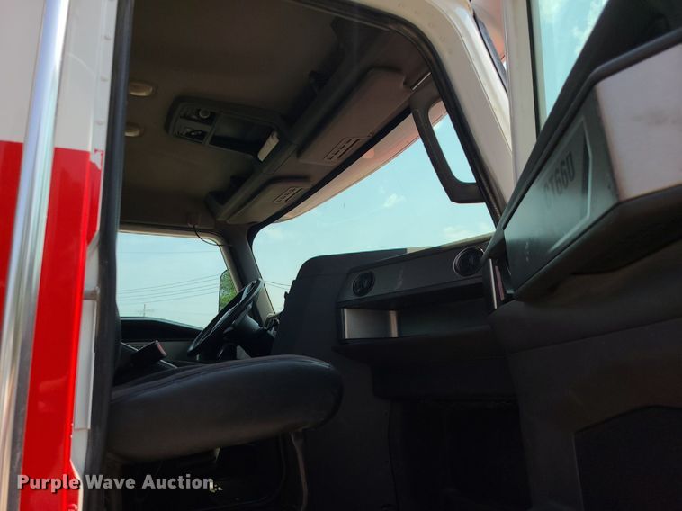 image for item BR9779 2013 Caterpillar CT660  semi truck