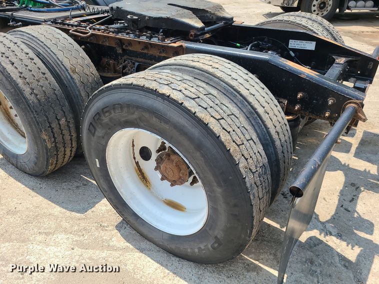 image for item BR9779 2013 Caterpillar CT660  semi truck