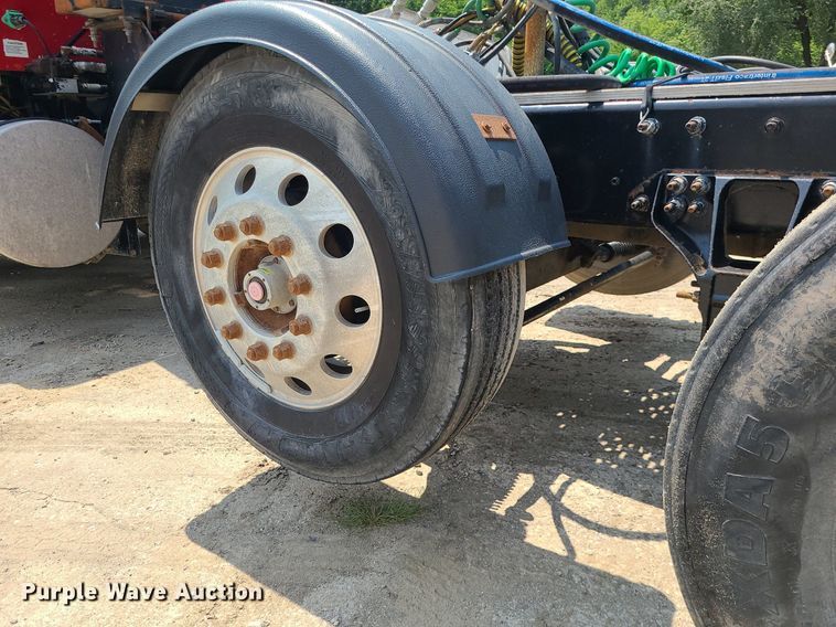 image for item BR9779 2013 Caterpillar CT660  semi truck