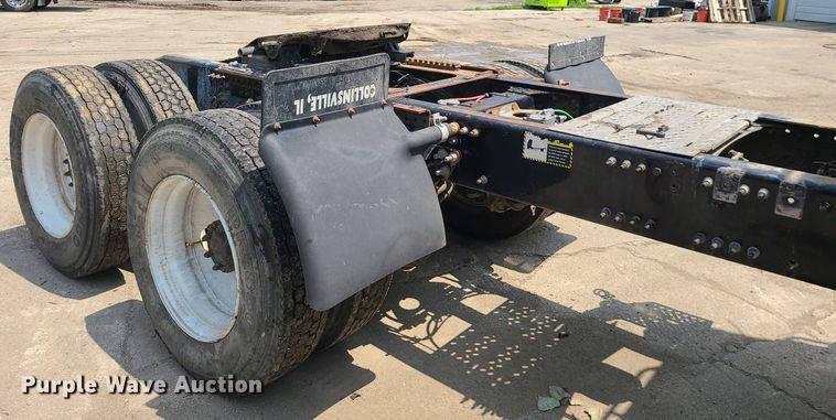 image for item DC6006 2009 Mack GU713  semi truck