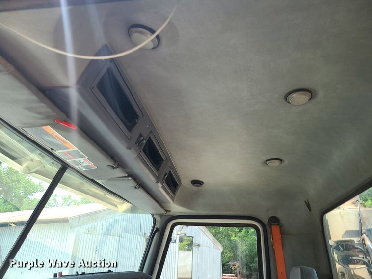 image for item DC6006 2009 Mack GU713  semi truck