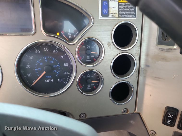 image for item DC6006 2009 Mack GU713  semi truck