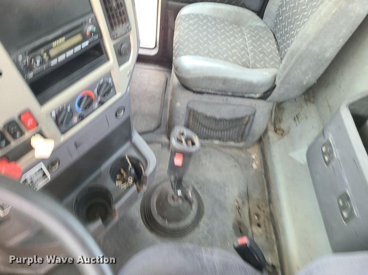 image for item DC6006 2009 Mack GU713  semi truck