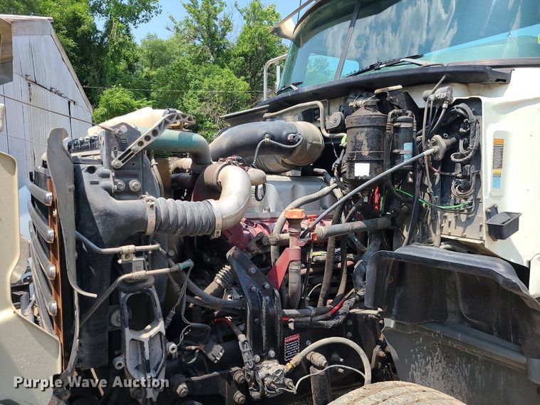 image for item DC6006 2009 Mack GU713  semi truck