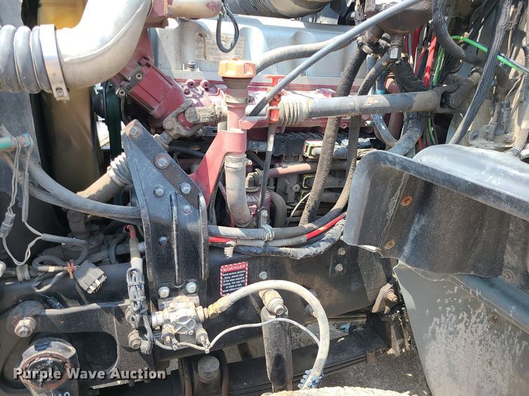 image for item DC6006 2009 Mack GU713  semi truck