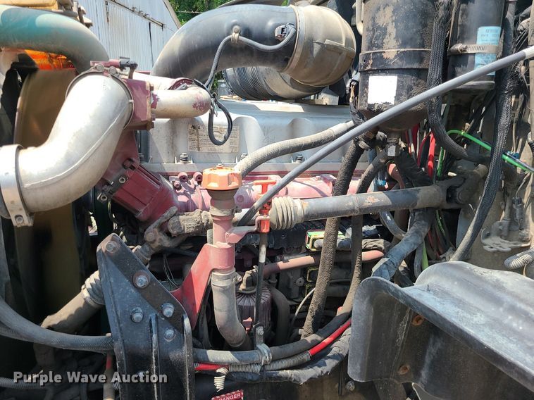 image for item DC6006 2009 Mack GU713  semi truck