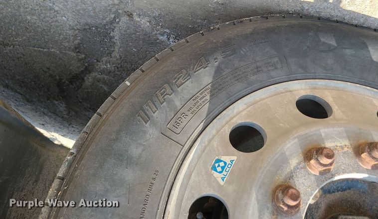 image for item DC6006 2009 Mack GU713  semi truck