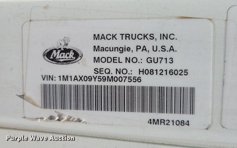 image for item DC6006 2009 Mack GU713  semi truck