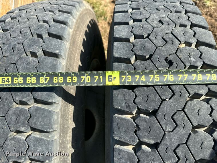 image for item DH8574 2005  Chevrolet C6500  truck cab and chassis