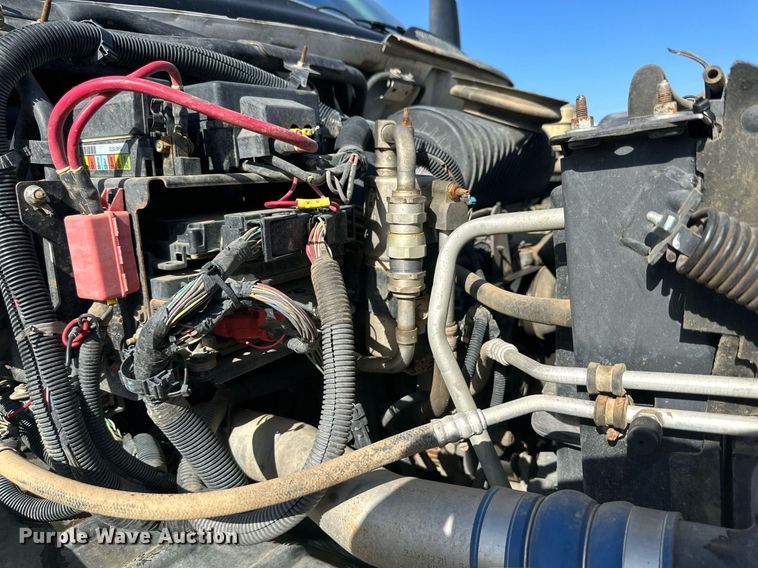 image for item DH8574 2005  Chevrolet C6500  truck cab and chassis