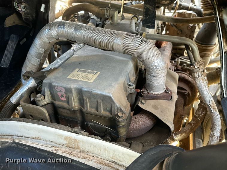 image for item DH8574 2005  Chevrolet C6500  truck cab and chassis