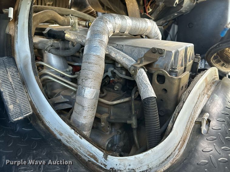 image for item DH8574 2005  Chevrolet C6500  truck cab and chassis