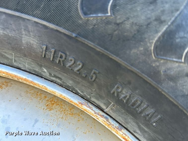 image for item DH8574 2005  Chevrolet C6500  truck cab and chassis