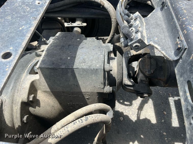 image for item DI8742 2007 Freightliner Columbia  semi truck