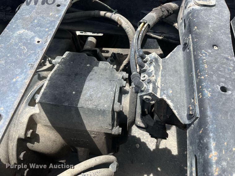 image for item DI8742 2007 Freightliner Columbia  semi truck