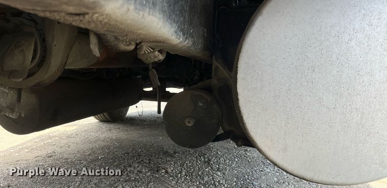 image for item DI8742 2007 Freightliner Columbia  semi truck