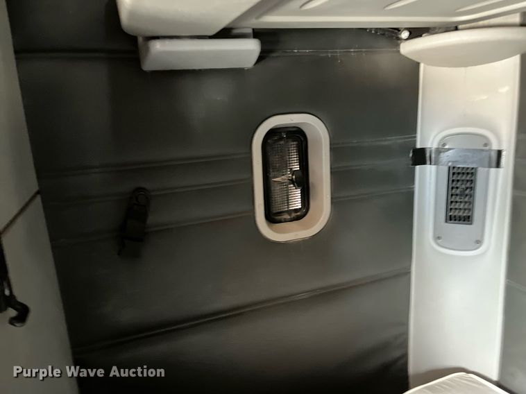 image for item DI8742 2007 Freightliner Columbia  semi truck