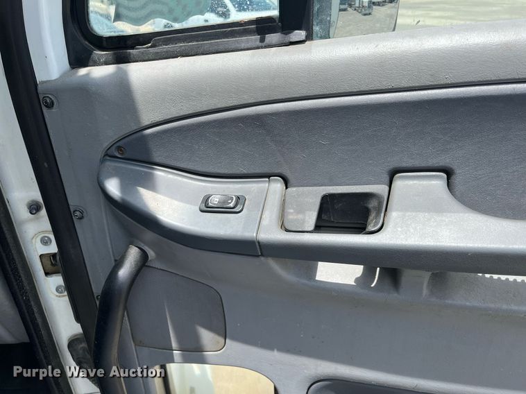 image for item DI8742 2007 Freightliner Columbia  semi truck