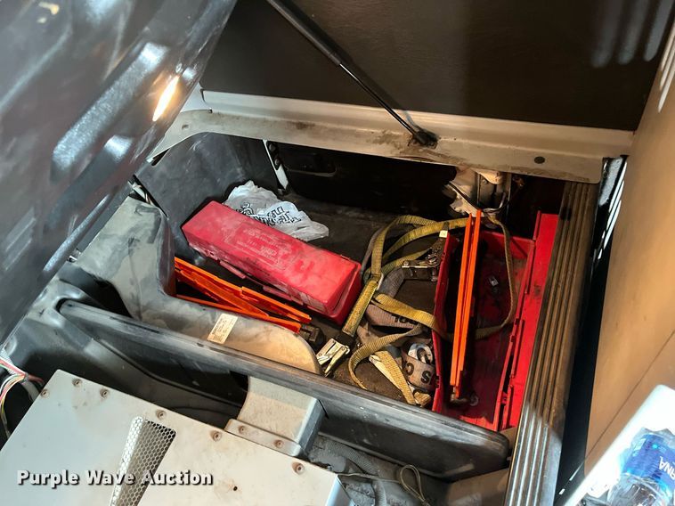 image for item DI8742 2007 Freightliner Columbia  semi truck