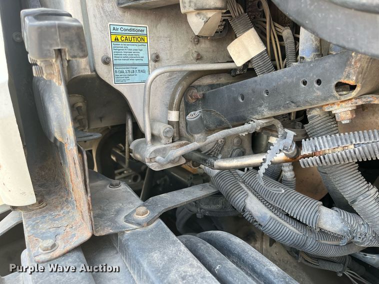 image for item DI8742 2007 Freightliner Columbia  semi truck