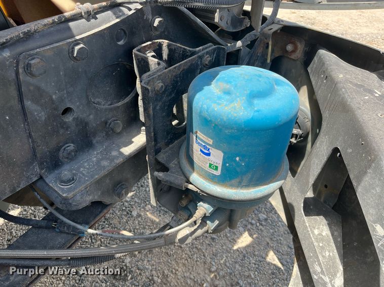 image for item DI8742 2007 Freightliner Columbia  semi truck