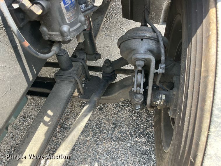 image for item DI8742 2007 Freightliner Columbia  semi truck