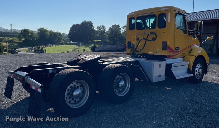 image for item DL3852 2019 Kenworth T680  semi truck