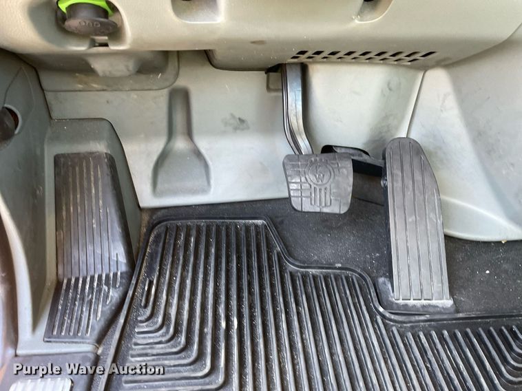 image for item DL3852 2019 Kenworth T680  semi truck