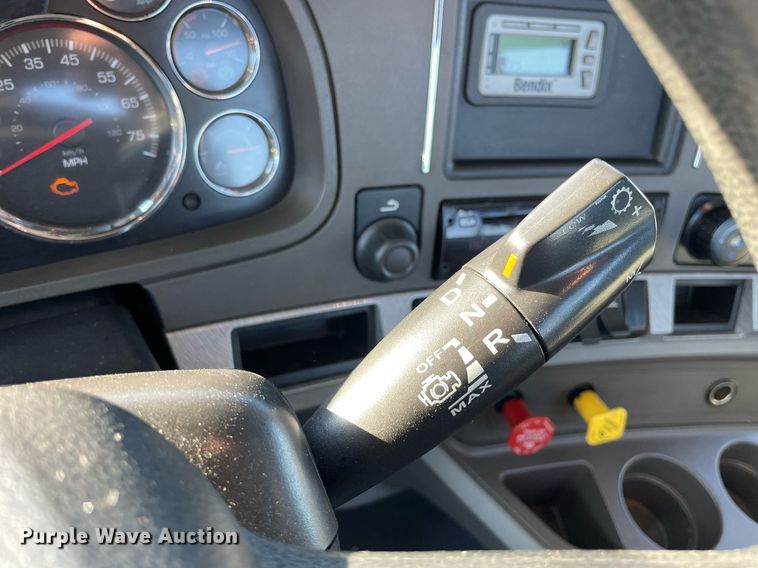 image for item DL3852 2019 Kenworth T680  semi truck