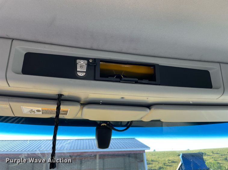 image for item DL3852 2019 Kenworth T680  semi truck