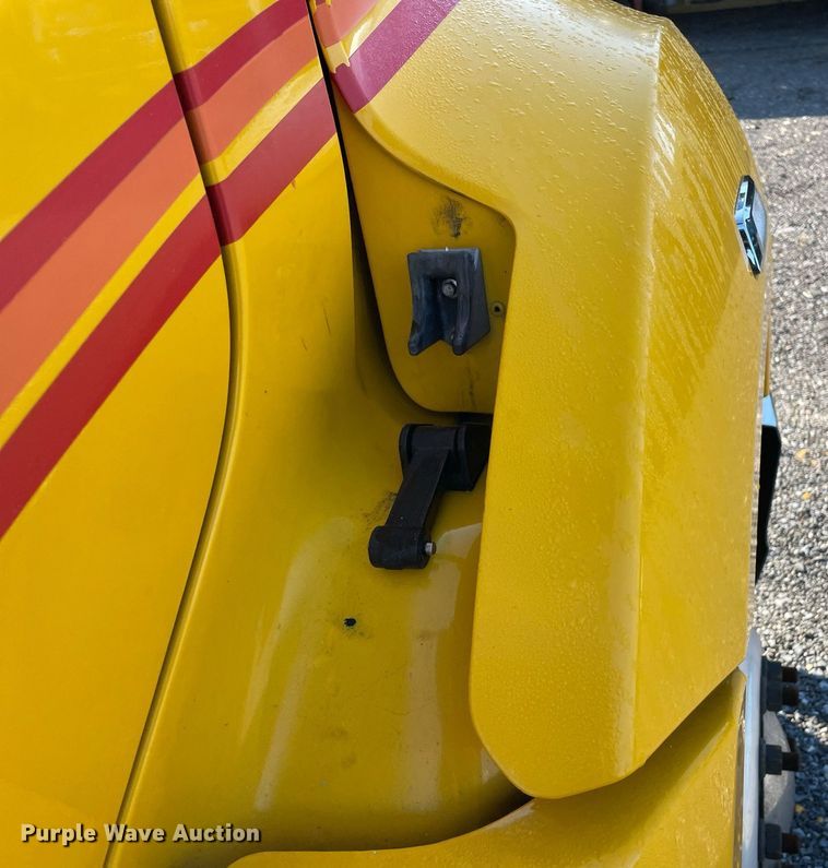 image for item DL3852 2019 Kenworth T680  semi truck