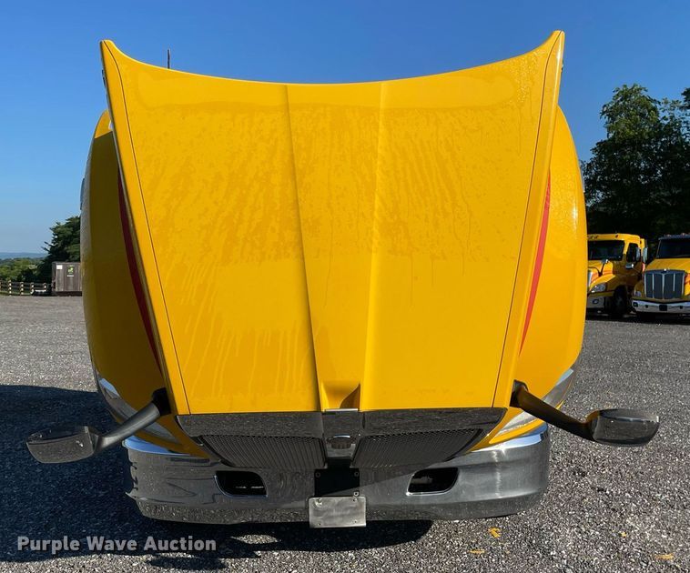 image for item DL3852 2019 Kenworth T680  semi truck