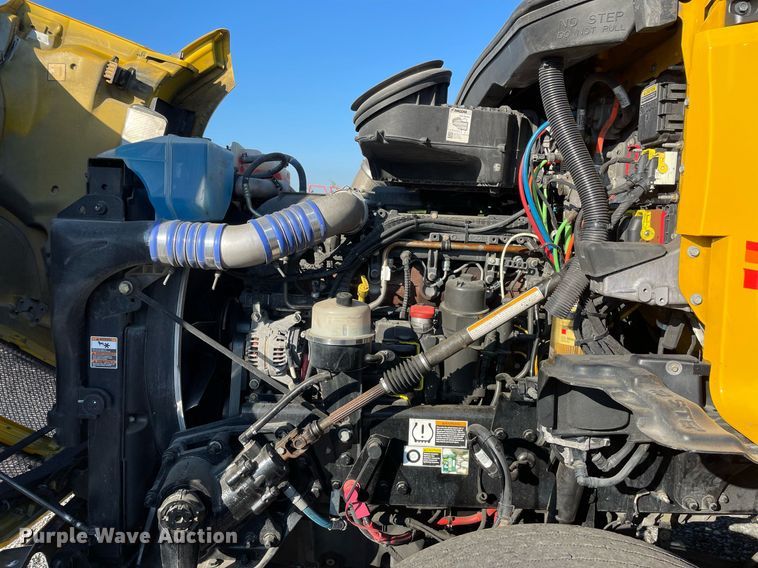 image for item DL3852 2019 Kenworth T680  semi truck