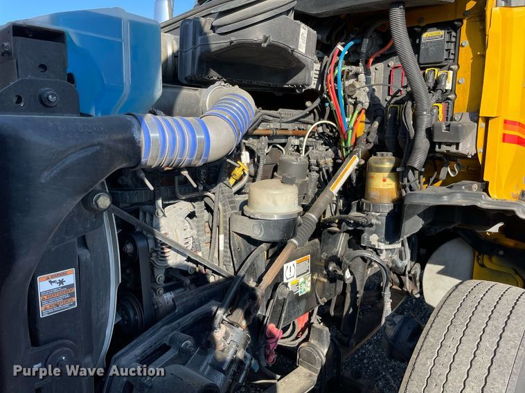 image for item DL3852 2019 Kenworth T680  semi truck