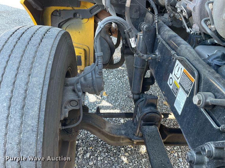 image for item DL3852 2019 Kenworth T680  semi truck