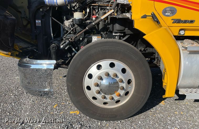 image for item DL3852 2019 Kenworth T680  semi truck