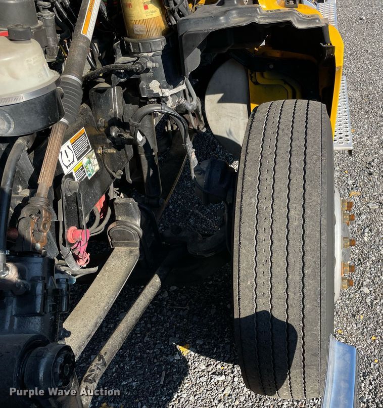 image for item DL3852 2019 Kenworth T680  semi truck