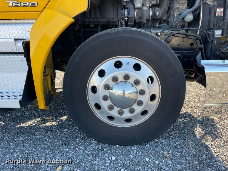 image for item DL3852 2019 Kenworth T680  semi truck