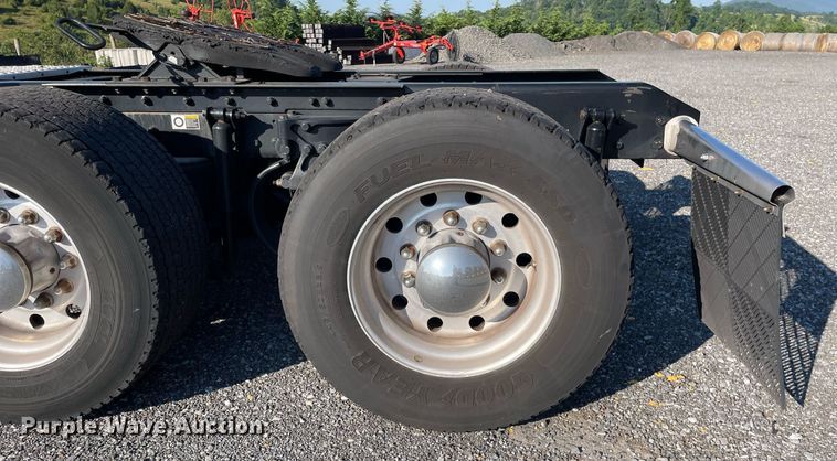 image for item DL3852 2019 Kenworth T680  semi truck