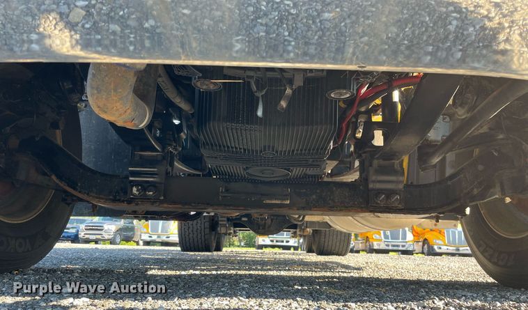 image for item DL3853 2019 Peterbilt 579  semi truck