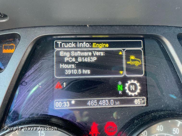 image for item DL3853 2019 Peterbilt 579  semi truck