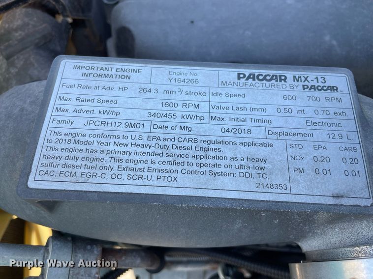 image for item DL3853 2019 Peterbilt 579  semi truck