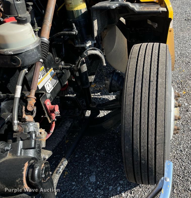 image for item DL3853 2019 Peterbilt 579  semi truck